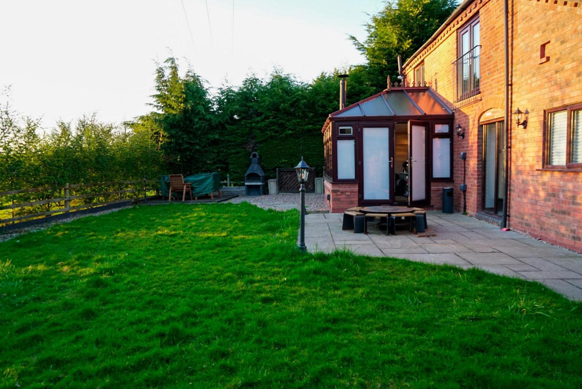 The Coach House Villa เบอร์มิงแฮม ภายนอก รูปภาพ